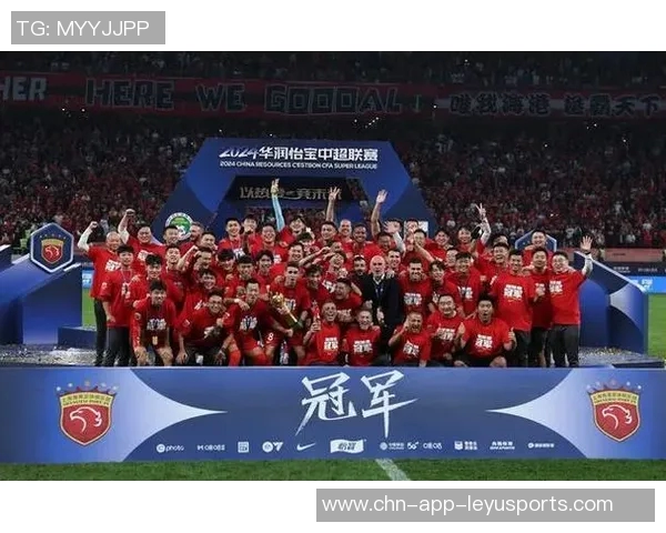 上海海港队提前集结备战训练中中秋节期间不放松全力以赴迎接挑战