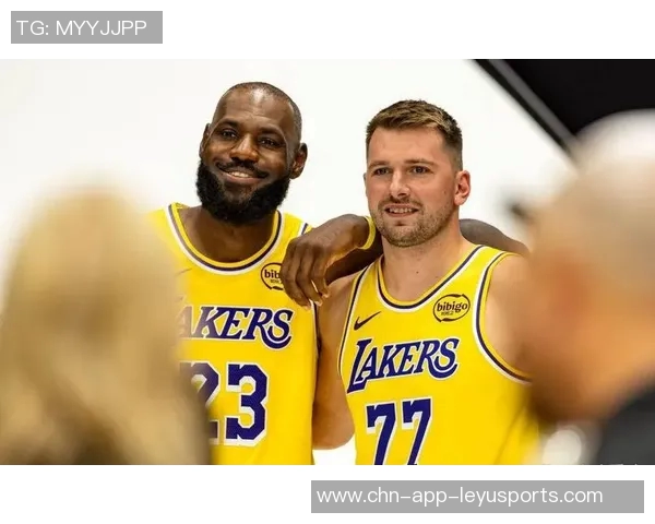 詹姆斯争夺得分王难度加大考辛斯直言东契奇分球太少