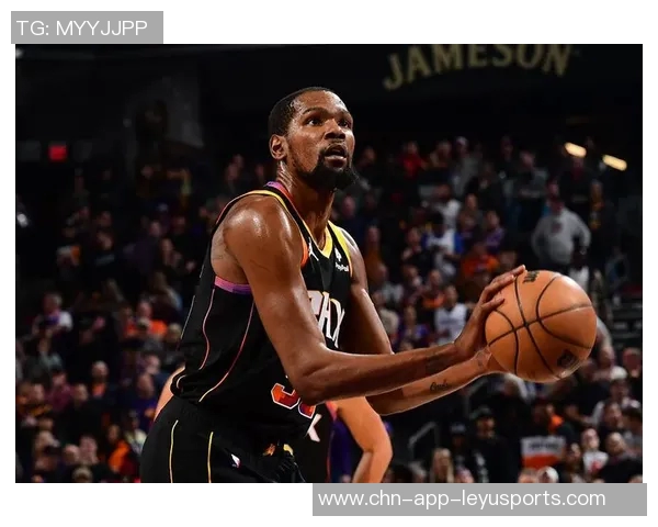 戈贝尔罚球失误频频杜兰特无奈露出搞笑表情引发热议