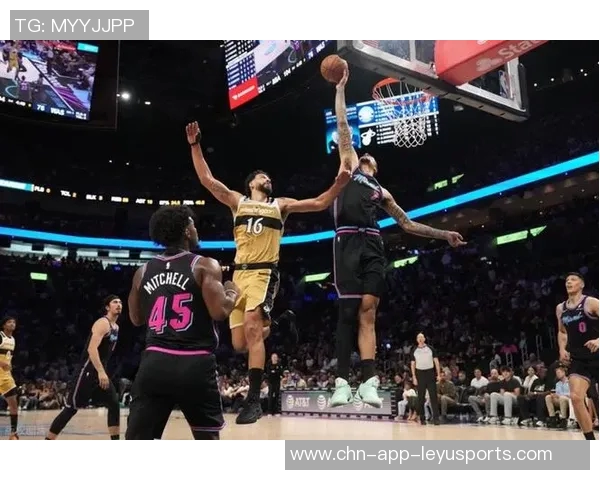 哈克斯表现出色14投7中贡献17分4篮板3助攻1盖帽助球队取得胜利